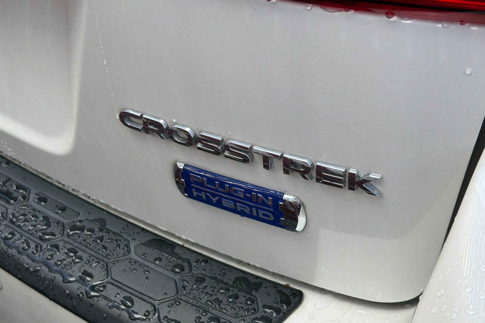Used 2019 White Subaru Hybrid image 7