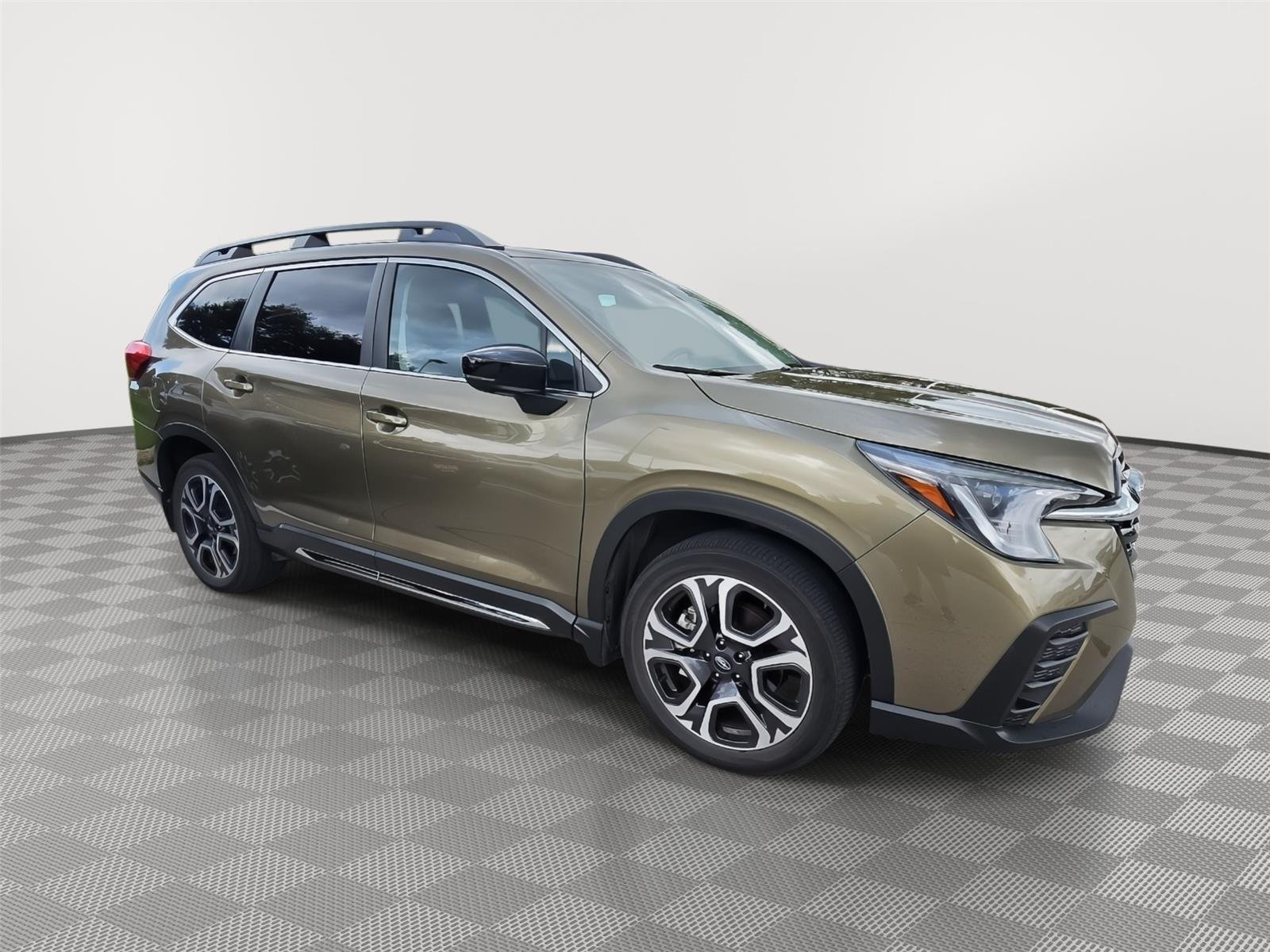 Used 2024 Autumn Green Metallic Subaru Limited image 1