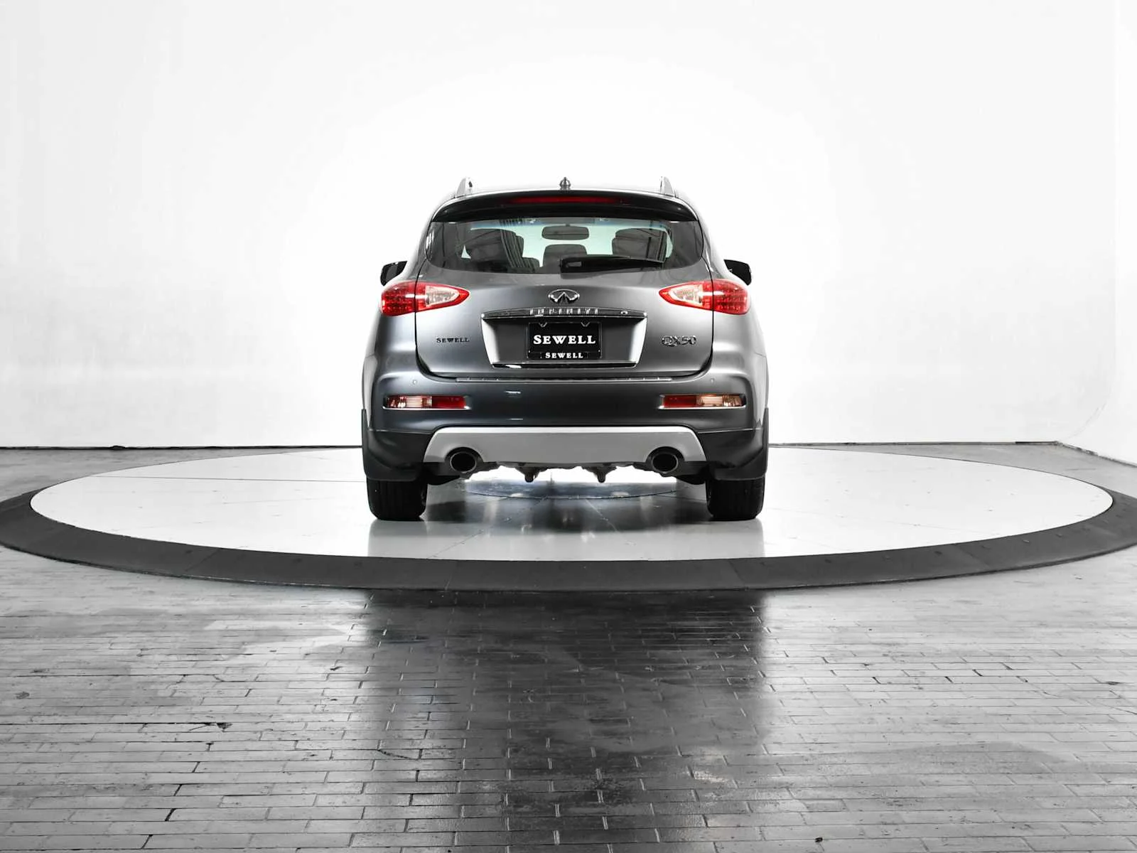 Used 2017 Graphite Shadow INFINITI  image 5