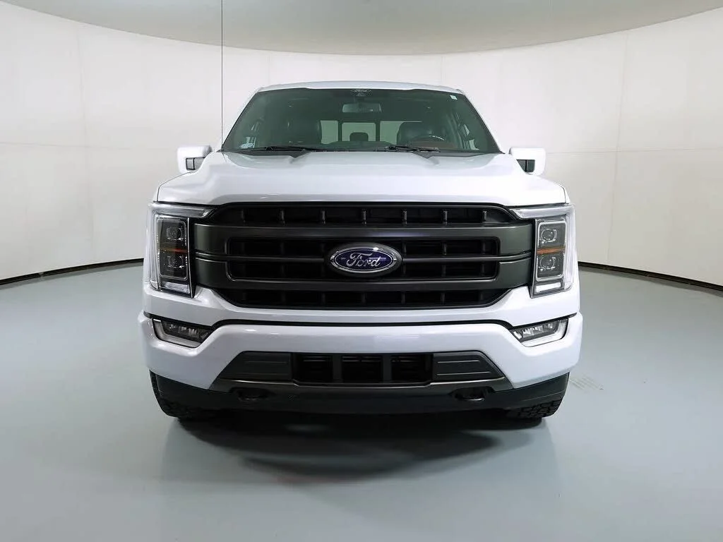 Used 2021 White Ford Lariat image 3