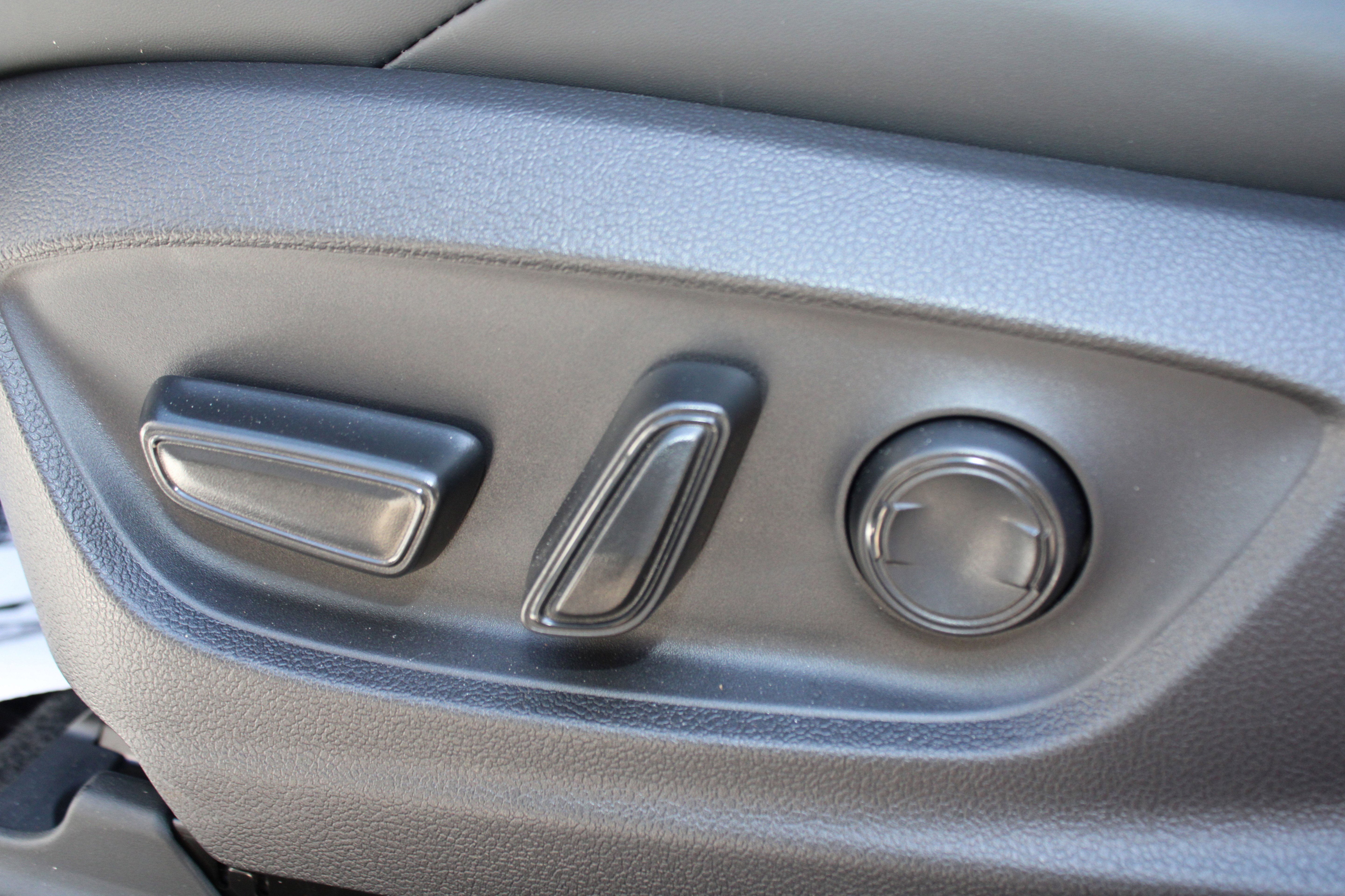 2026 Toyota bZ XLE - Photo 19