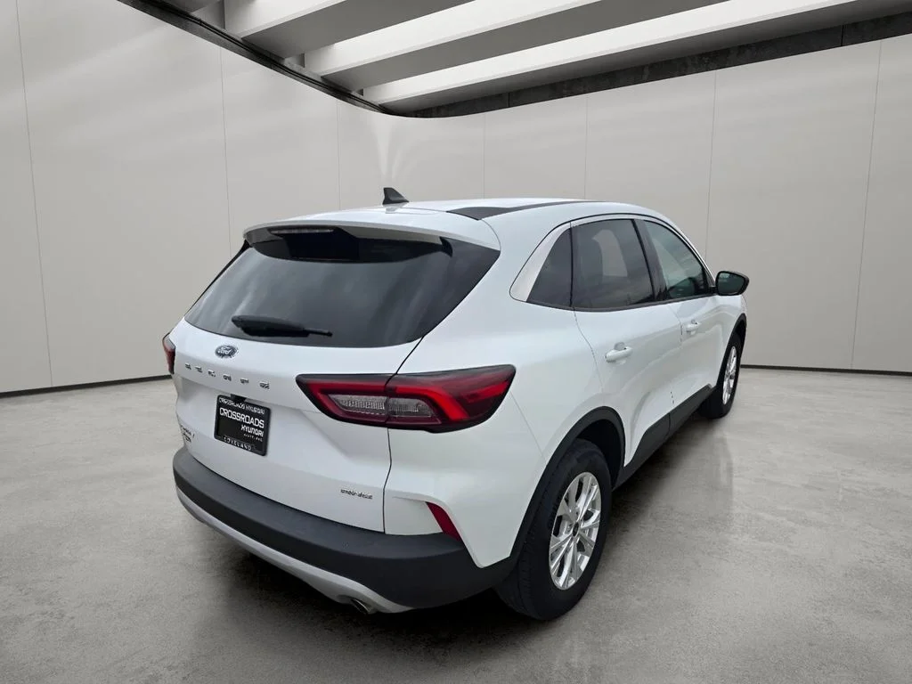 Used 2024 Oxford White Ford Active image 5