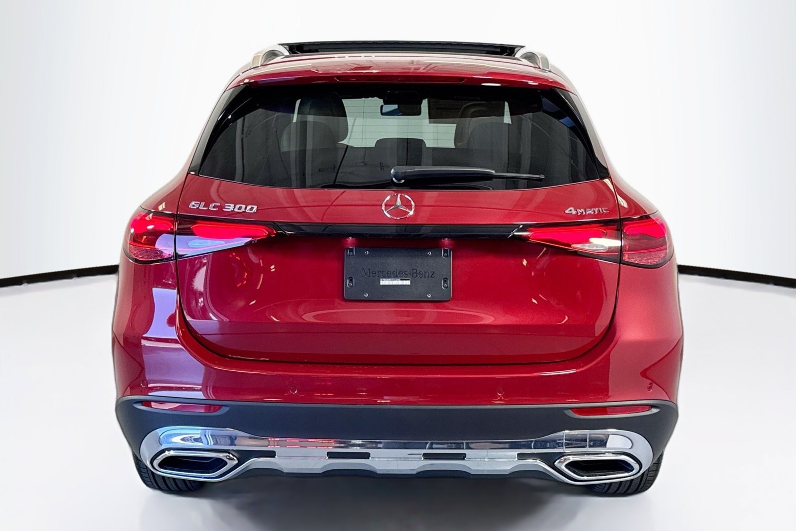 New 2026 Manufaktur Patagonia Red Metallic Mercedes-Benz GLC 300 image 6