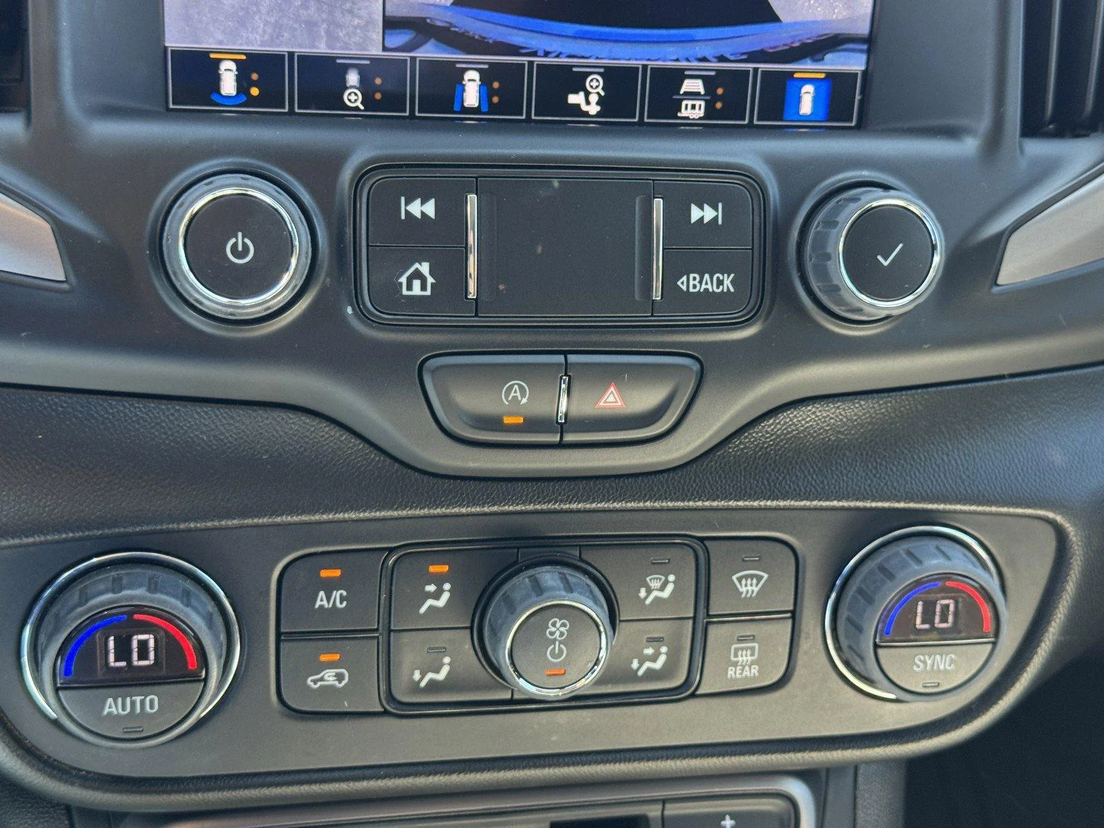 Used 2022 QUICKSILVER METALLIC GMC AT4 image 19