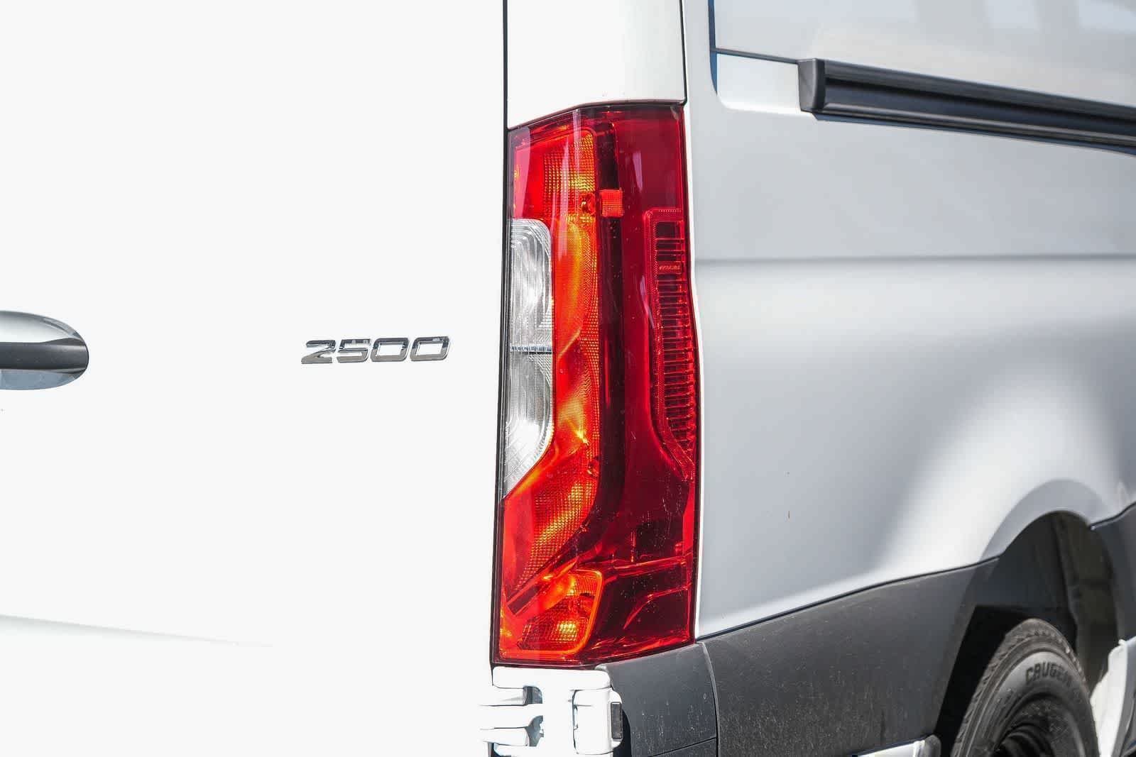 New 2026 Arctic White Mercedes-Benz Cargo 144WB High Roof RWD 2.0L I4 Diesel Turbo HO image 44