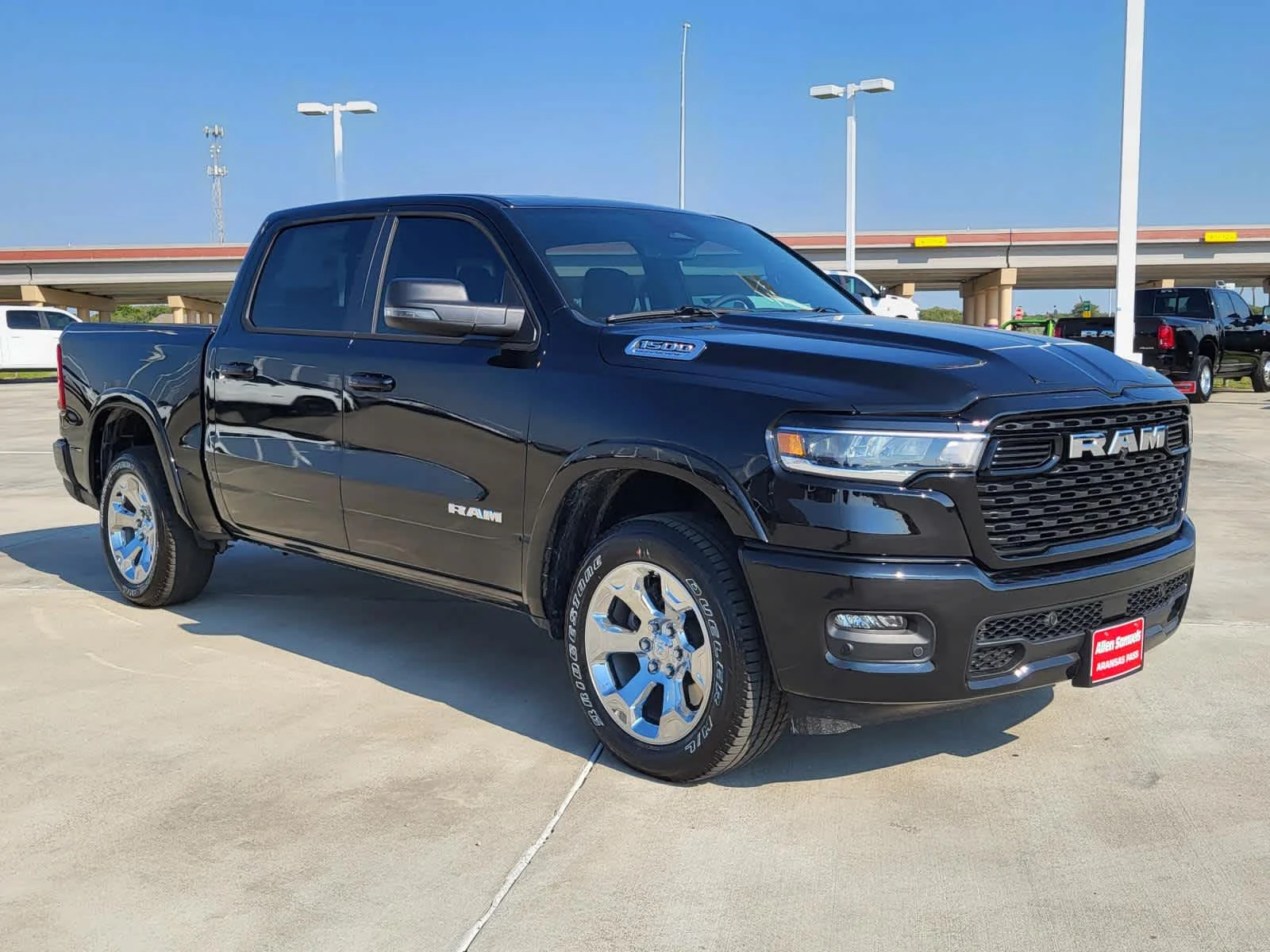 New 2026 Diamond Black Crystal Pearl-Coat Exterior Paint RAM Lone Star image 7