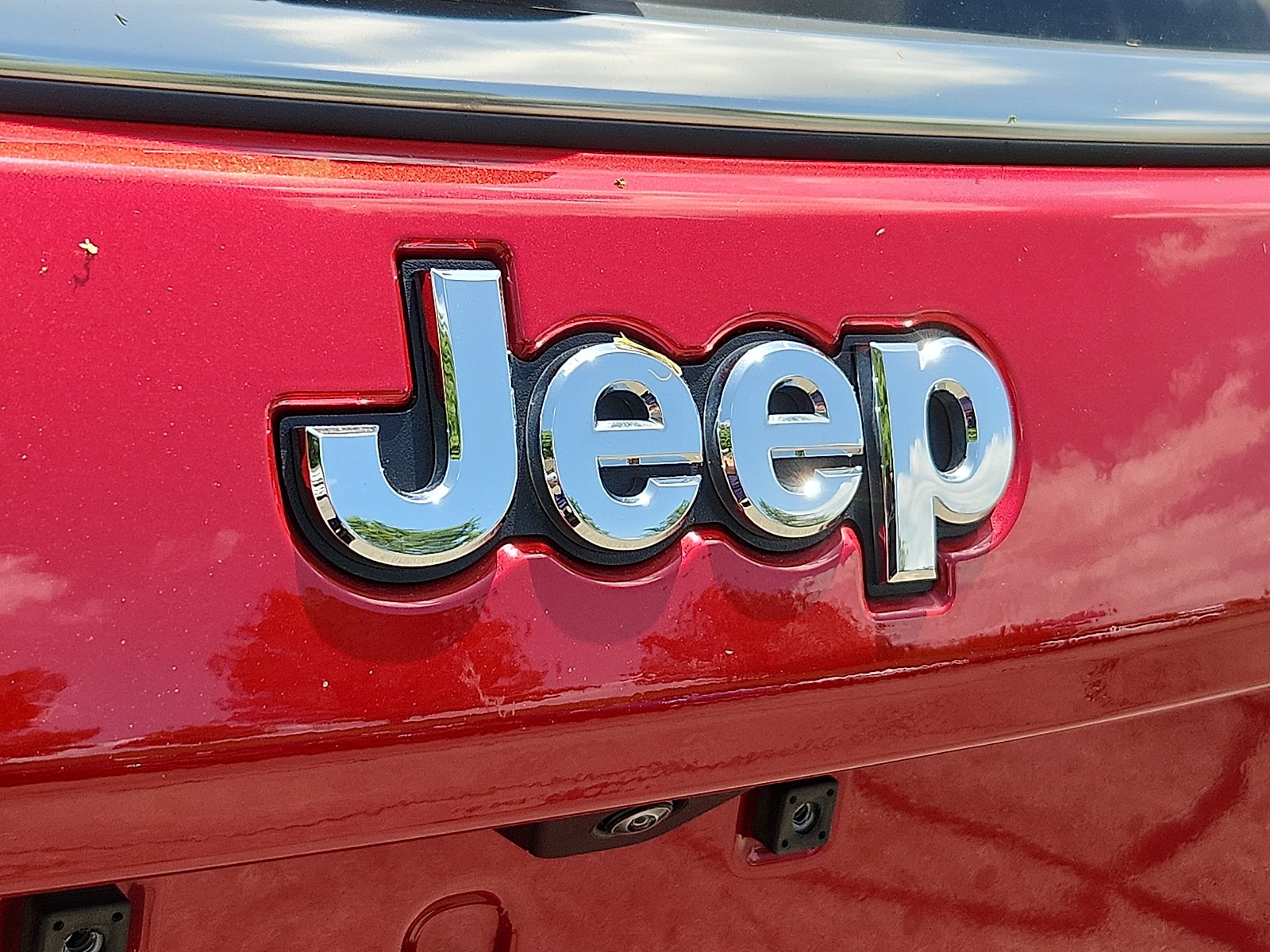 Used 2025 Red Hot Pearlcoat - PR6 Jeep Limited 4x4 image 29