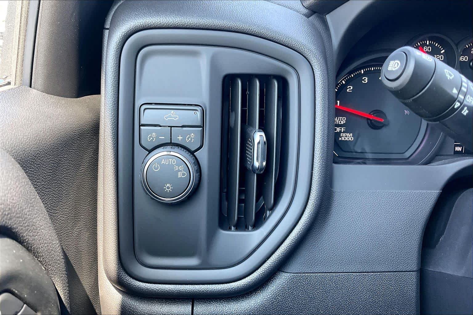 2026 Chevrolet Silverado 1500 Custom - Photo 18