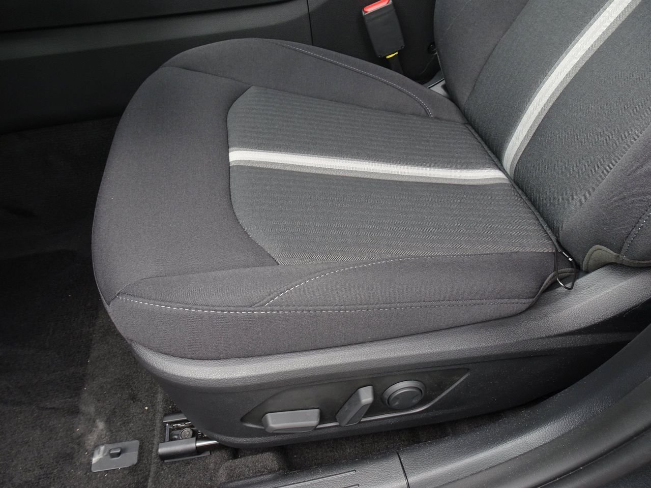 New 2026 Gray Hyundai SEL Sport image 9