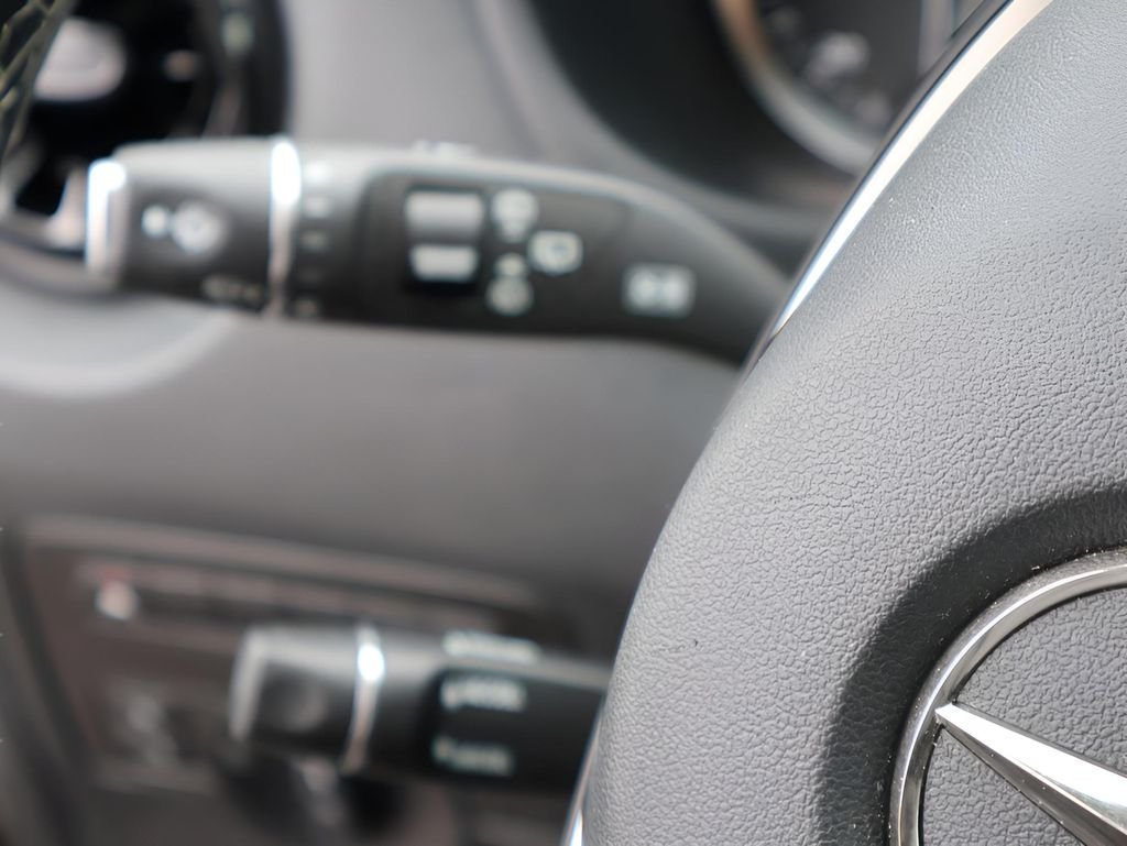 Used 2023 Arctic White Mercedes-Benz Passenger image 32