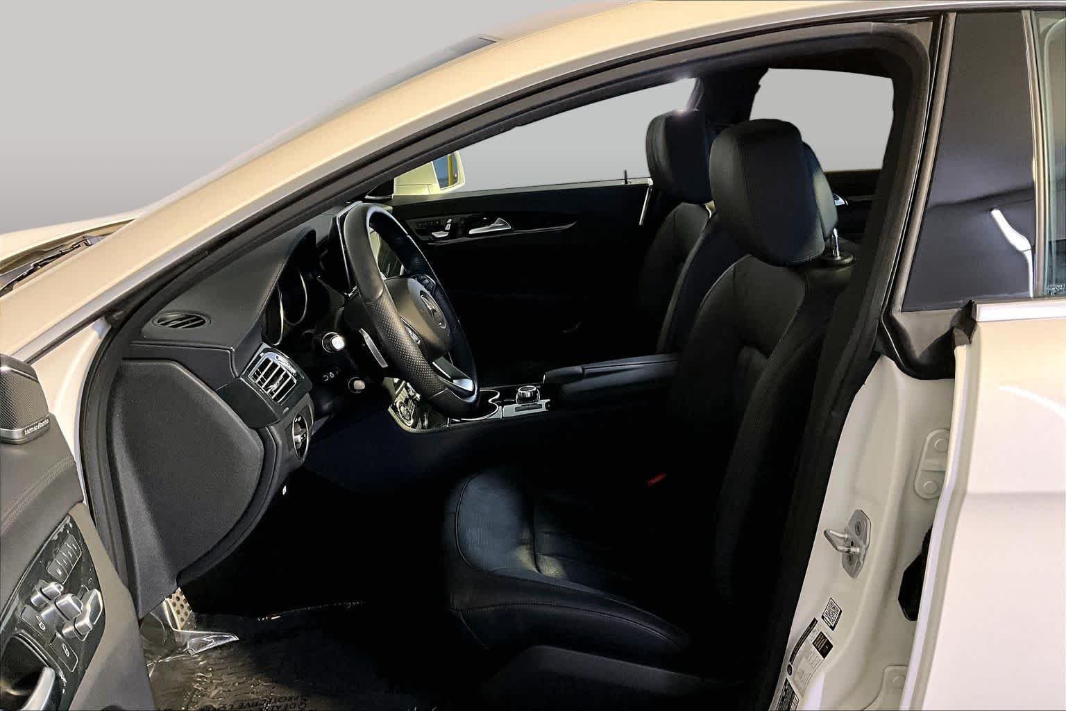 Used 2017 designo Diamond White Metallic Mercedes-Benz CLS 550 image 9