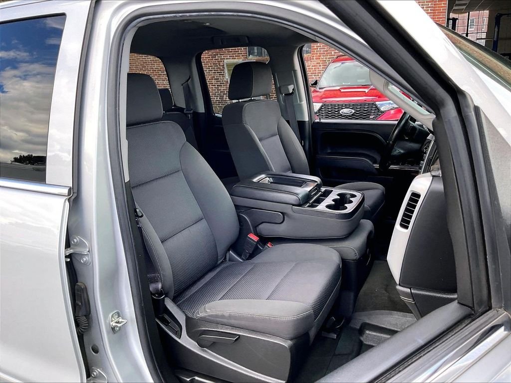 Used 2017 Silver GMC SLE image 11