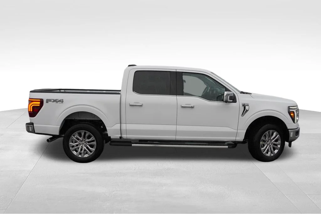 New 2026 Oxford White Ford Lariat image 2