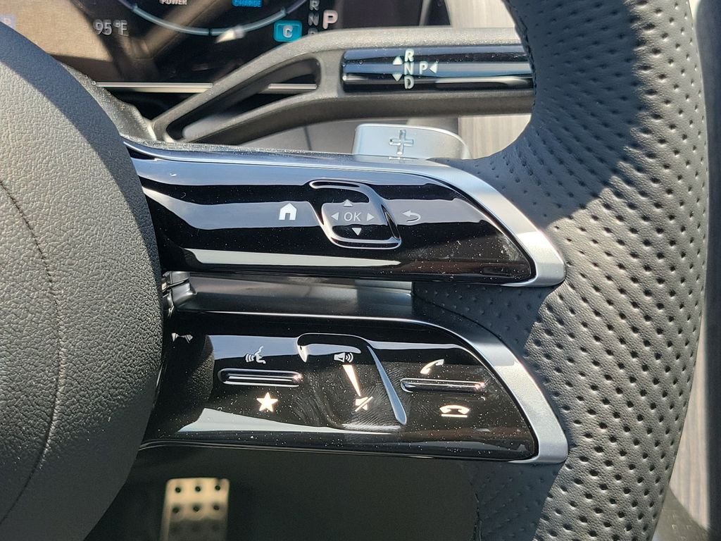 New 2027 Verde Silver Metallic Mercedes-Benz GLC 300 image 25