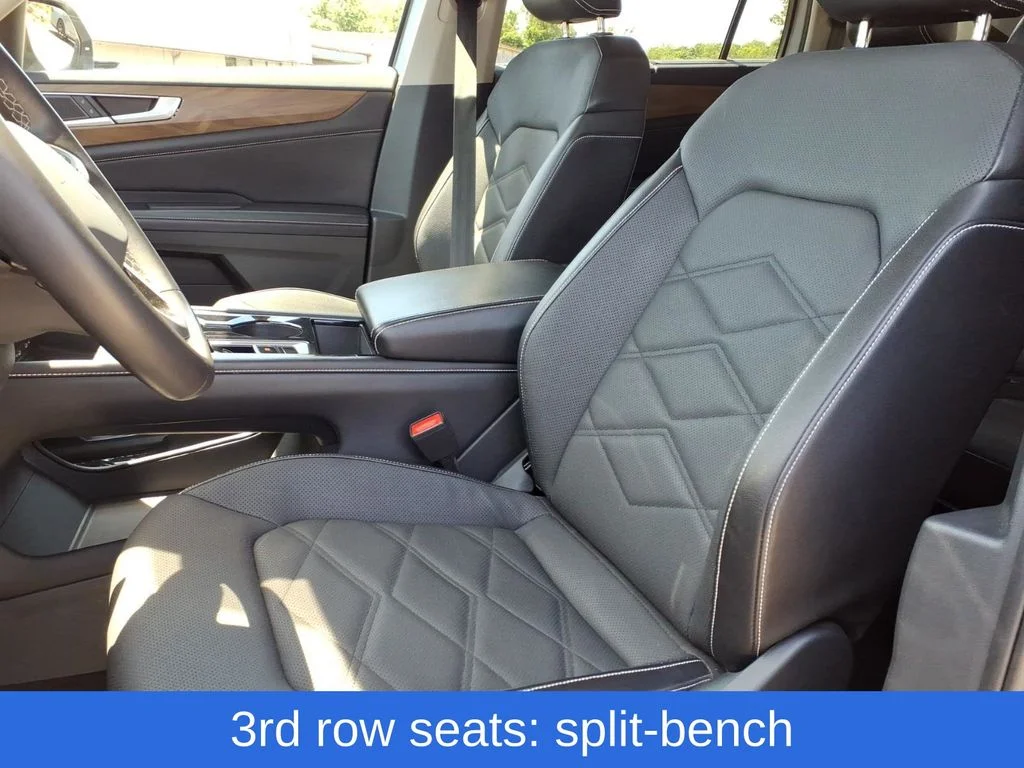 Used 2024  Volkswagen 2.0T SE w/Technology image 14