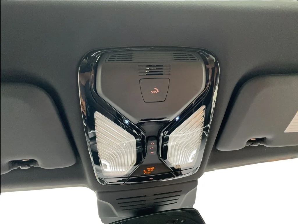 Used 2025 Gray BMW M60i image 46