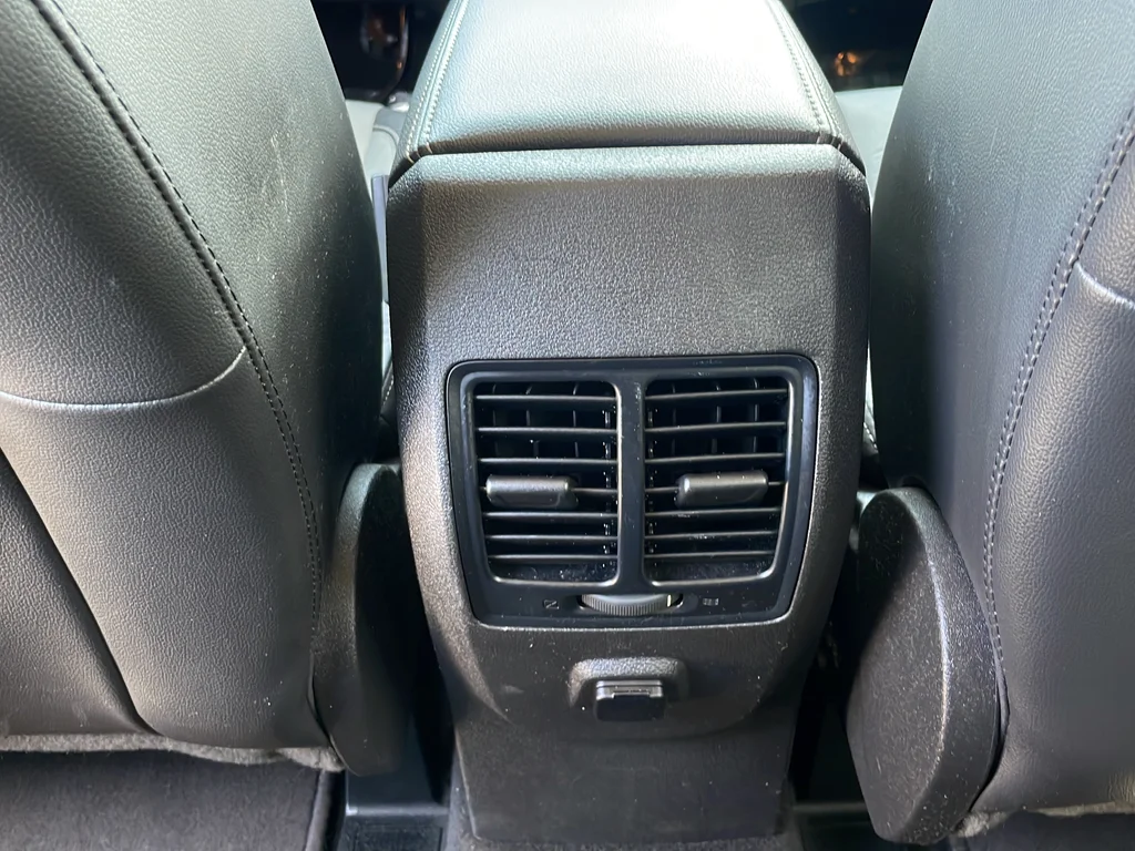 Used 2019 Black Ford SE image 18