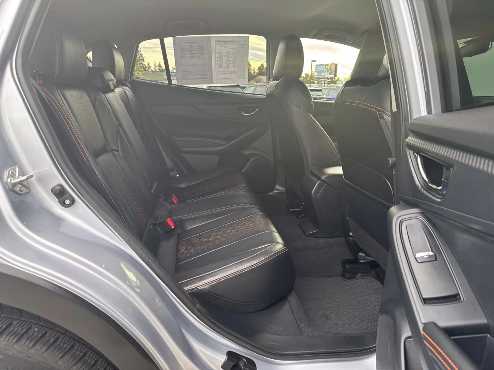 Used 2023 Ice Silver Metallic Subaru Limited image 16