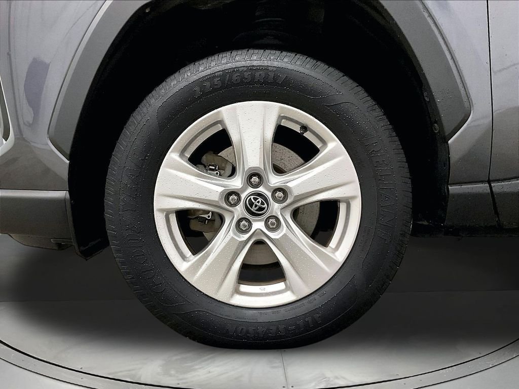 Used 2020 Gray Toyota LE image 12