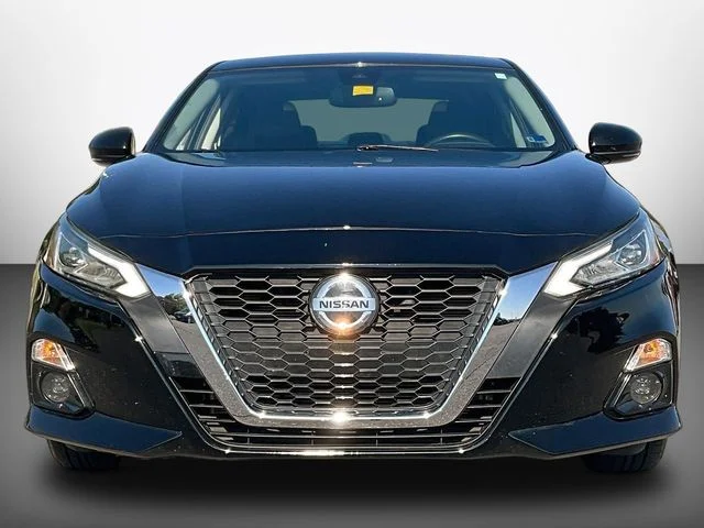 Used 2020 Black Nissan 2.5 SL image 2