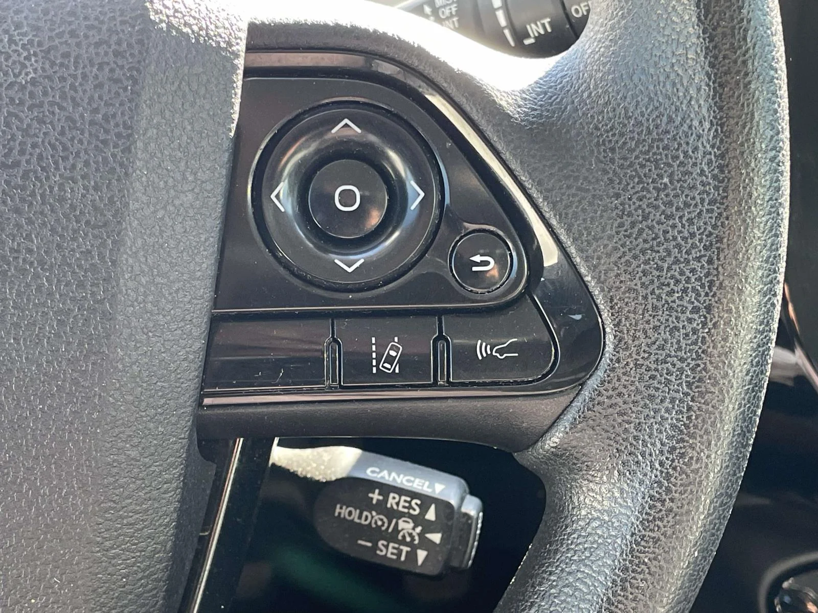 Used 2019 Blizzard Pearl Toyota LE image 11