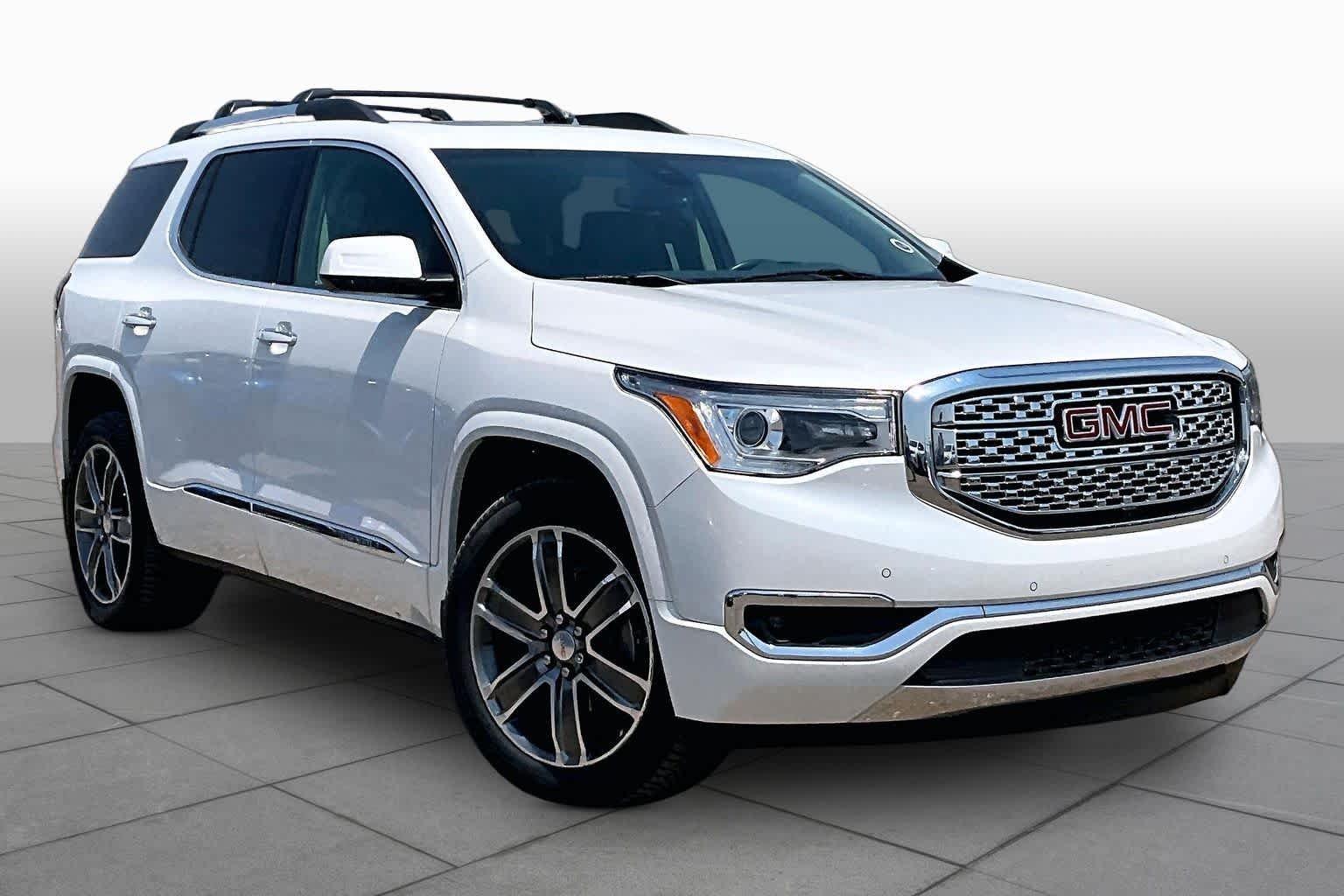 Used 2018 White Frost Tricoat GMC Denali image 2