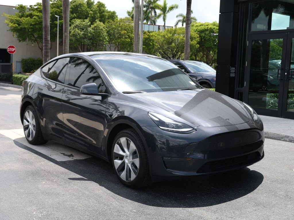 Used 2024 Tesla Model Y Long Range with VIN 7SAYGDEE5RA236250 for sale in Doral, FL