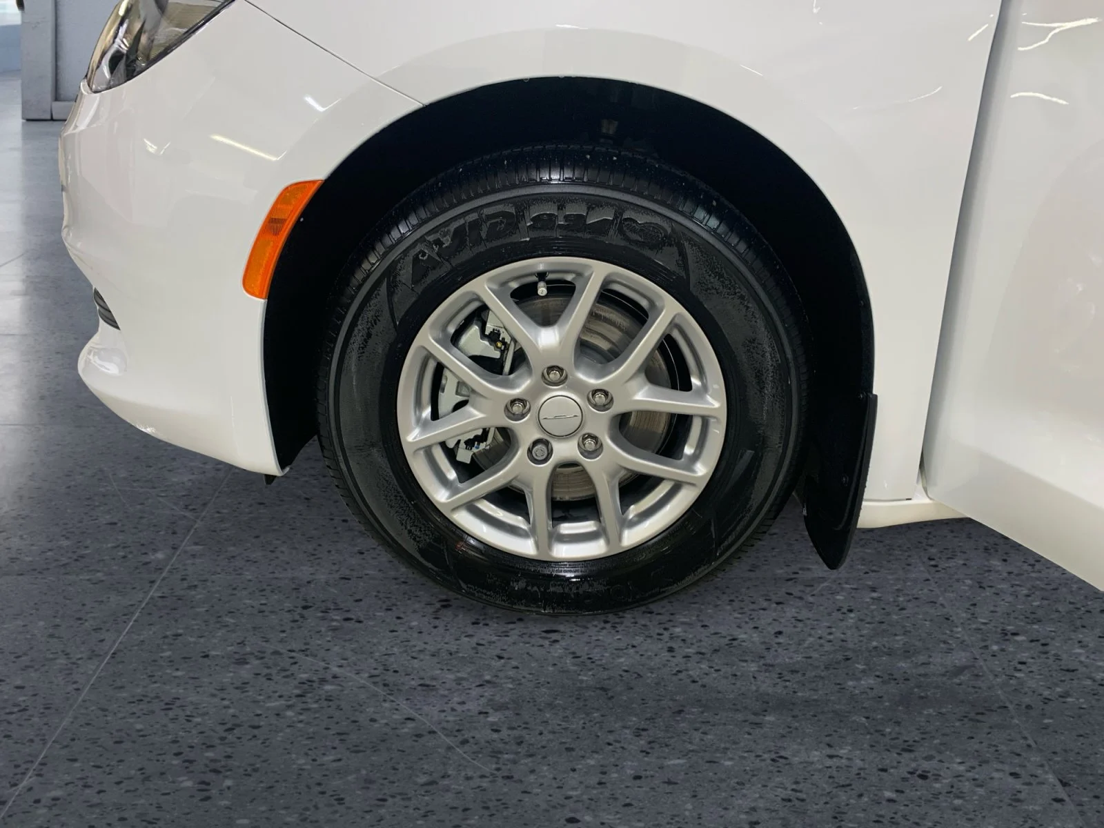 New 2027 Bright White Chrysler SXT image 9