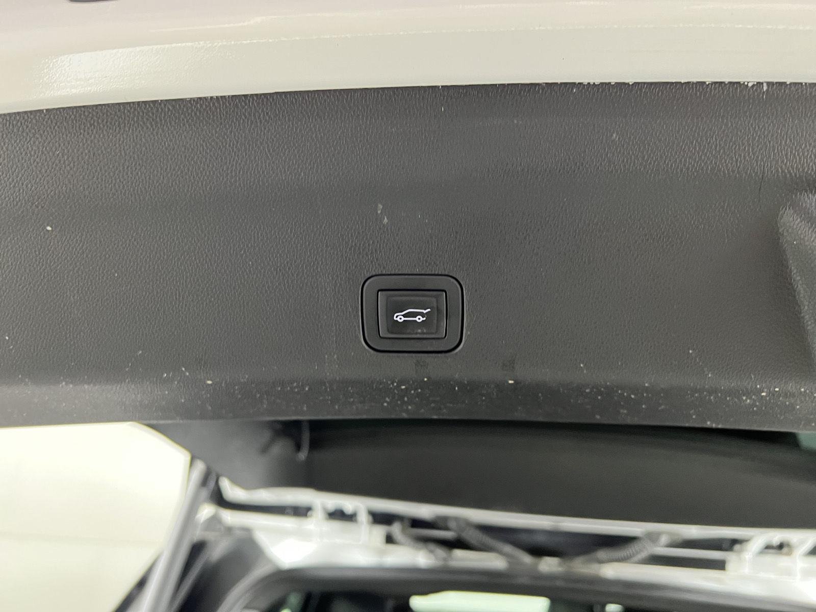 Used 2024 Summit White Chevrolet RST image 28