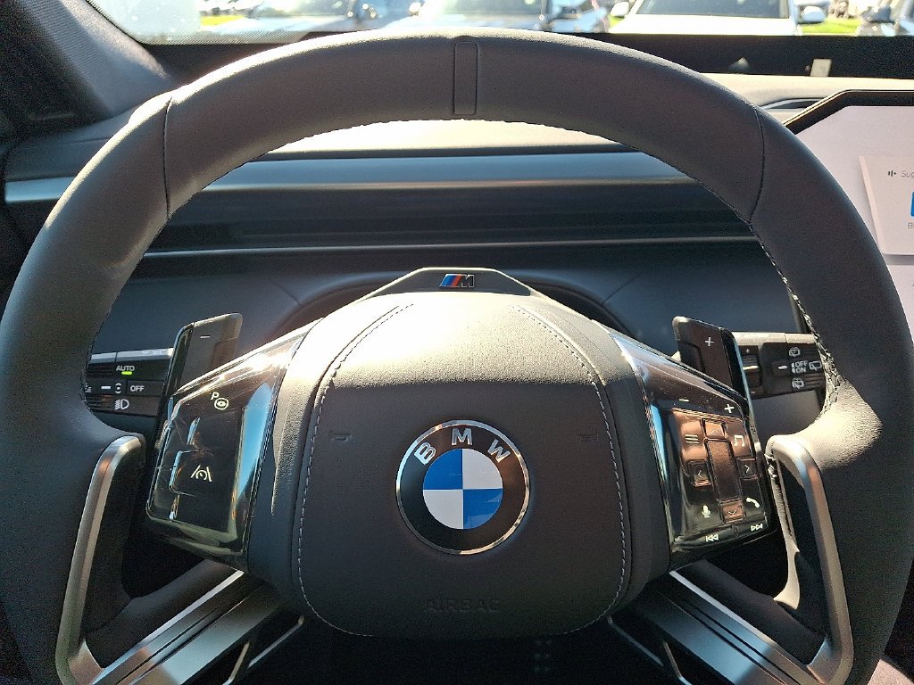 New 2027 Dravit Grey Metallic BMW  image 9