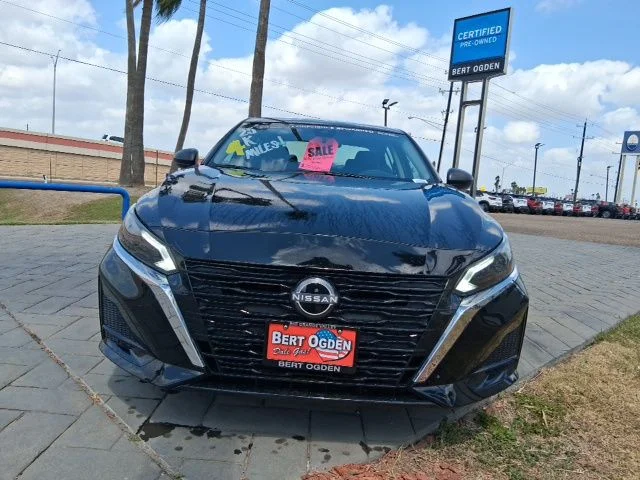 Used 2025 Black Nissan 2.5 S image 2