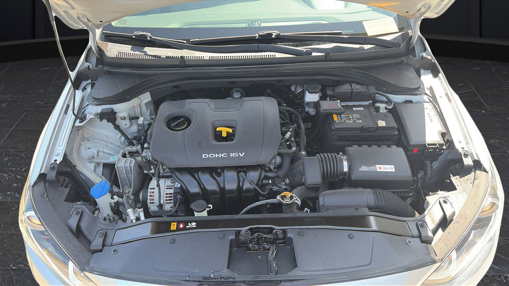 Used 2018 Silver Hyundai SEL image 25