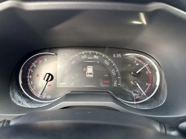 Used 2019  Toyota Limited image 39