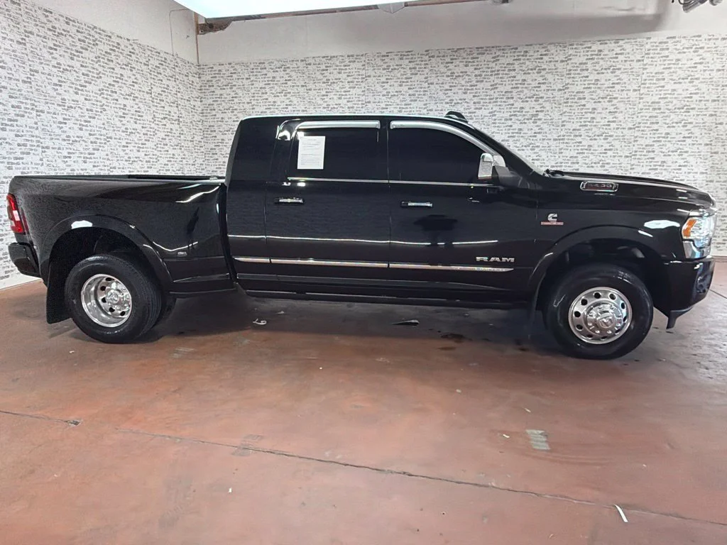 Used 2019 Diamond Black Crystal Pearlcoat Ram Limited image 8