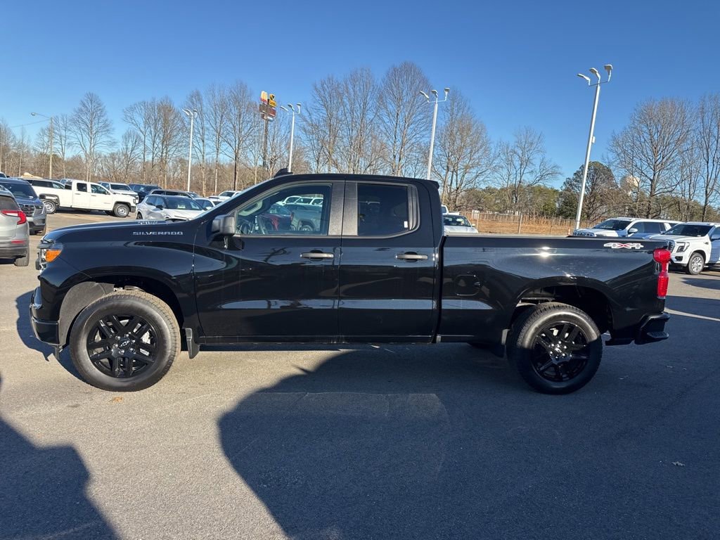 View vehicle photo 2