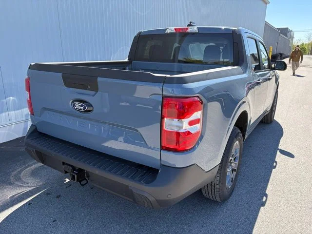 New 2025 Azure Gray Metallic Tri-Coat Ford XLT image 25