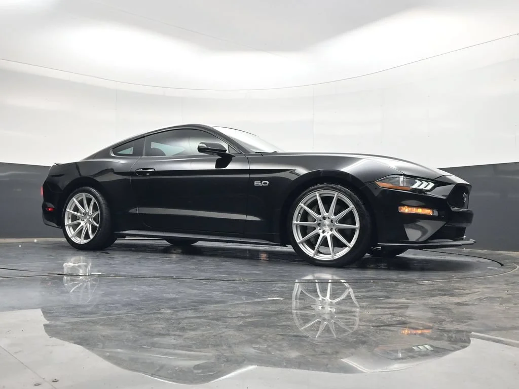Used 2018 Shadow Black Ford GT image 24