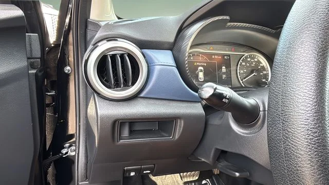 Used 2025 Black Nissan 1.6 SV image 21