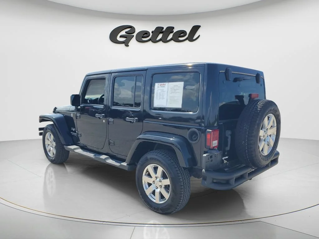 Used 2017 Black Jeep Sahara 4x4 image 7