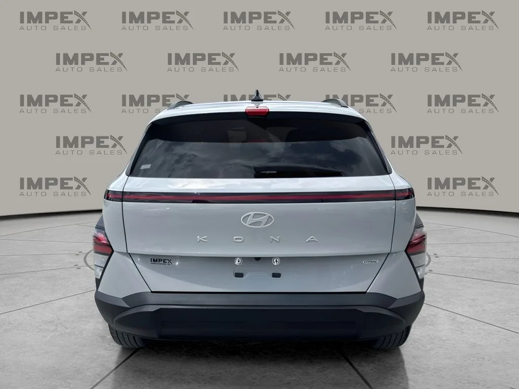 Used 2025 Gray Hyundai SEL image 4