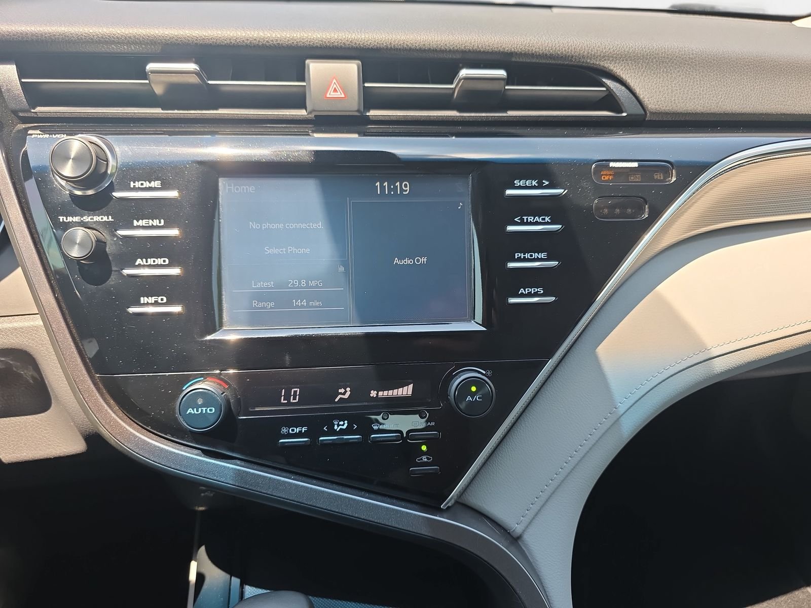 Used 2018 Blue Toyota SE image 19