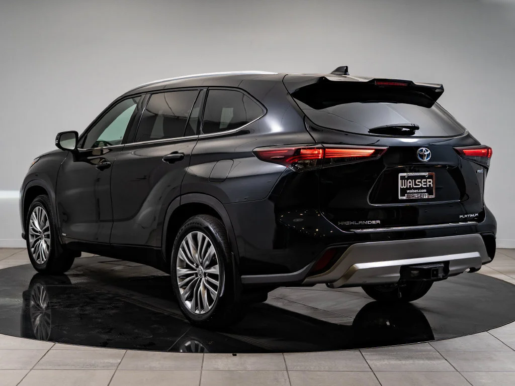 Used 2024 Gray Toyota Platinum image 6