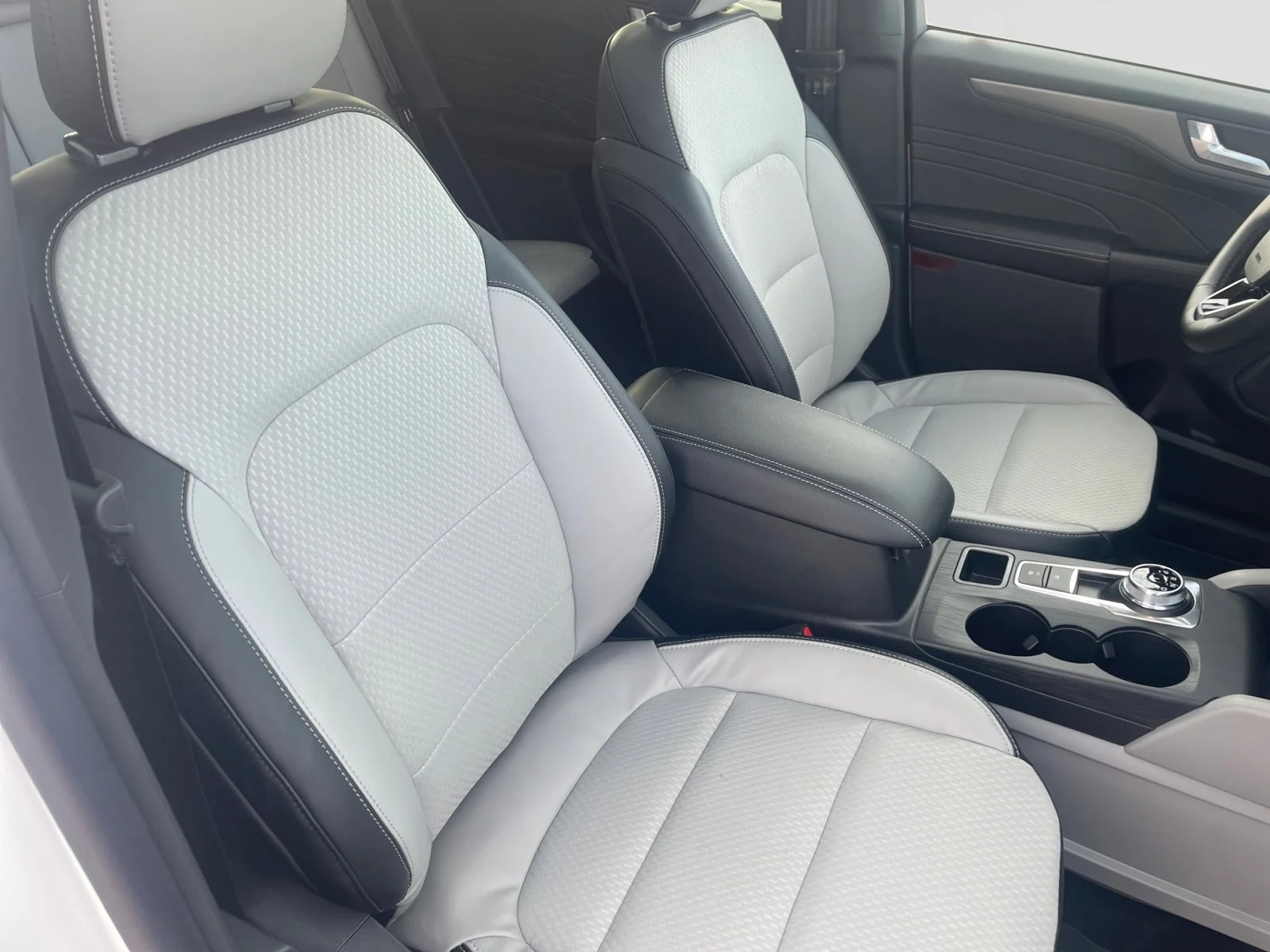 New 2025 Star White Metallic Tri-Coat Ford PHEV image 12