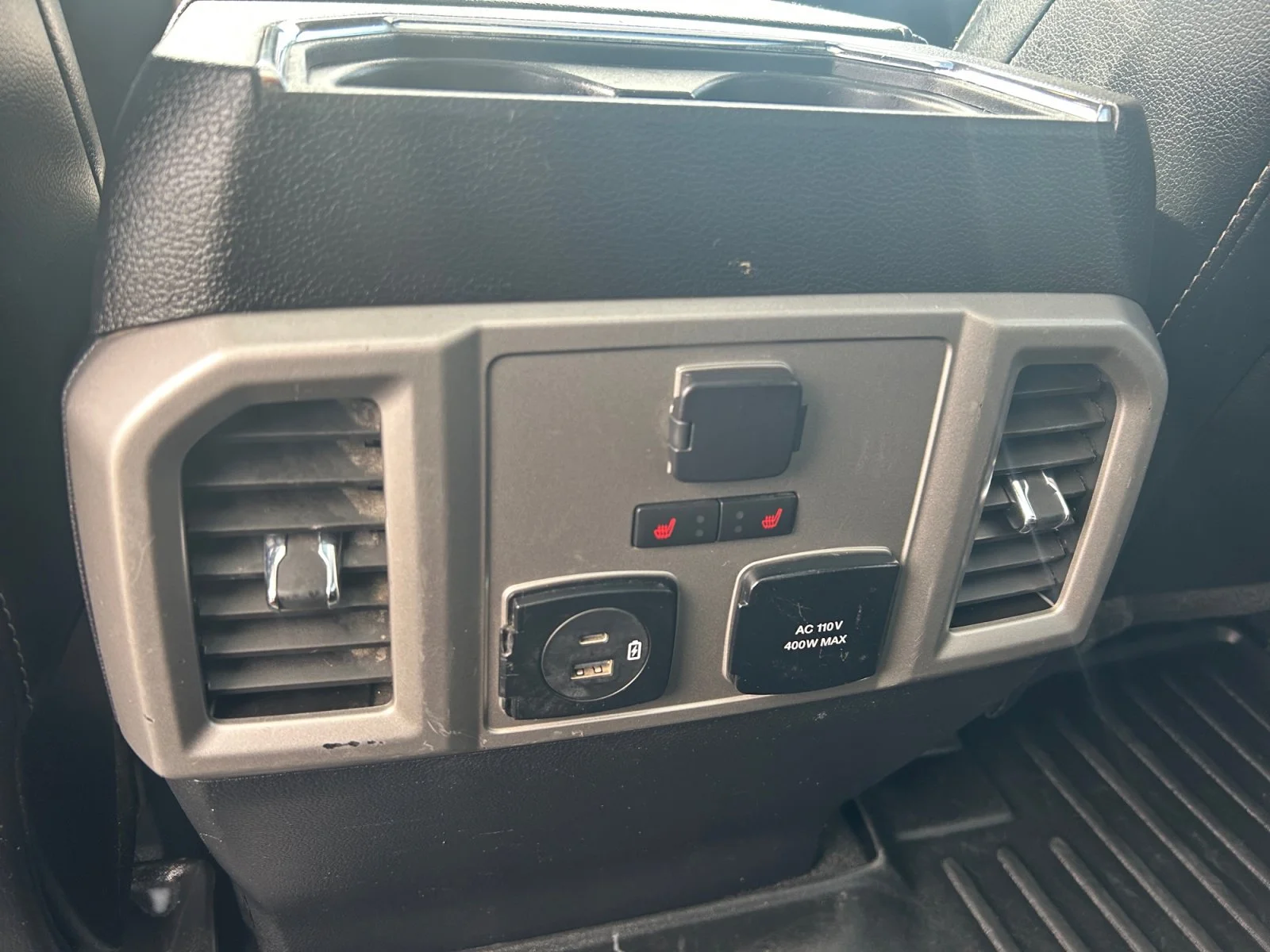 Used 2020 BLACK Ford LARIAT Dually Low Kms image 20