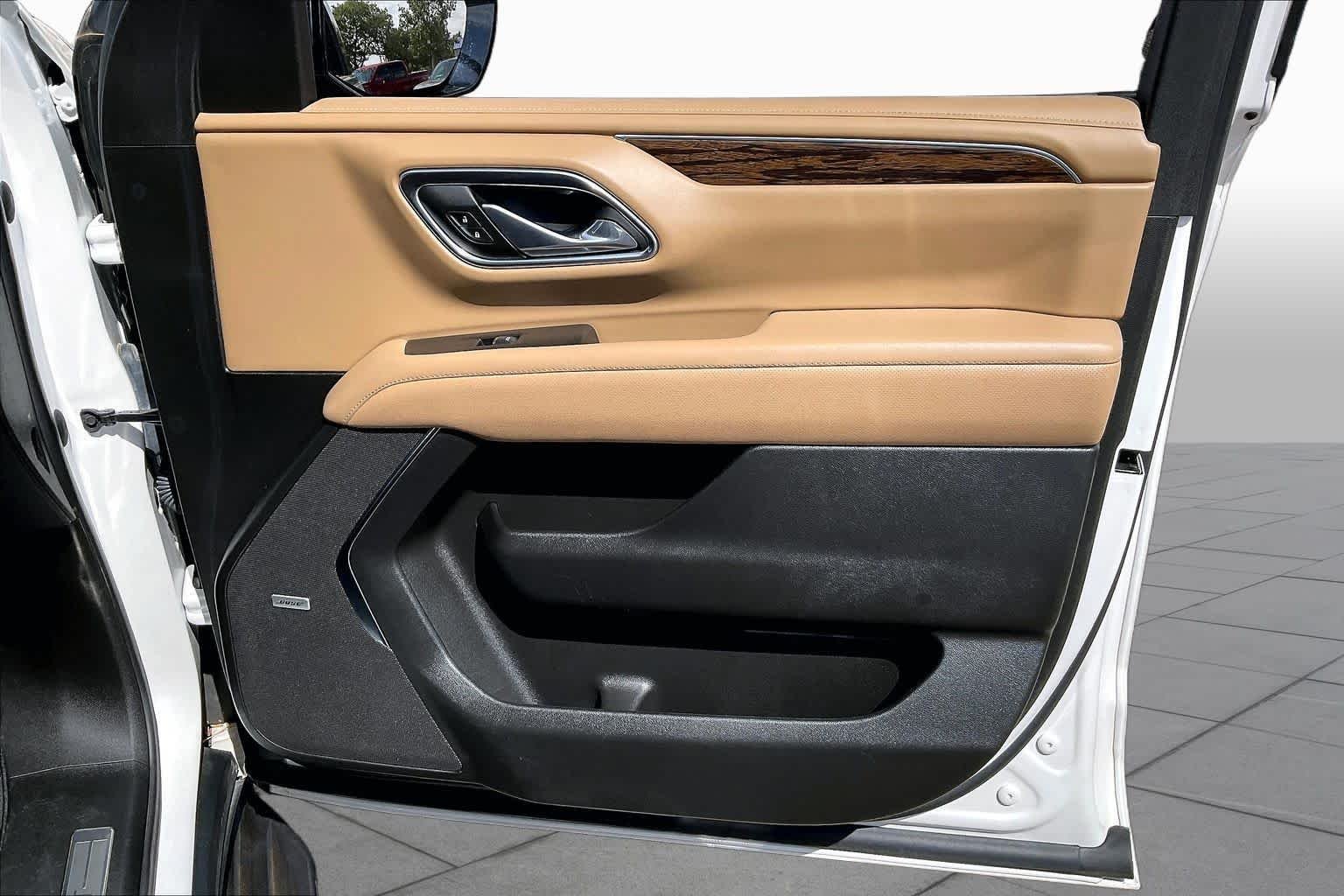 Used 2023 Iridescent Pearl Tricoat Chevrolet Premier image 21