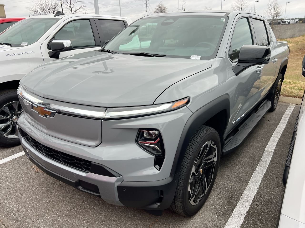 2026 Chevrolet Silverado EV LT Max Range's photo
