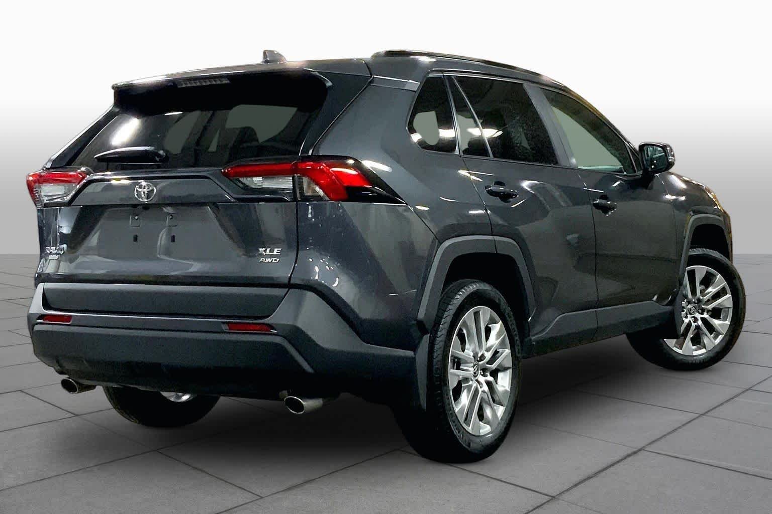 Used 2025 Magnetic Gray Metallic Toyota XLE Premium image 13