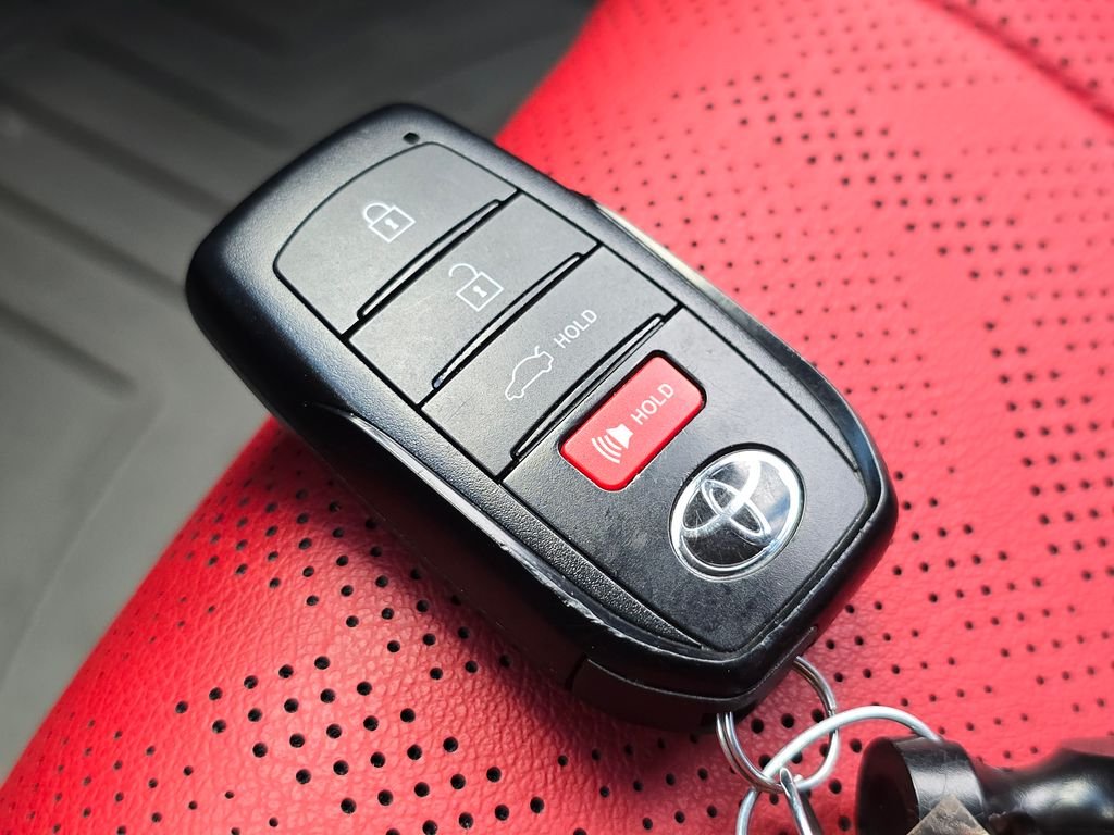 Used 2025  Toyota  image 35