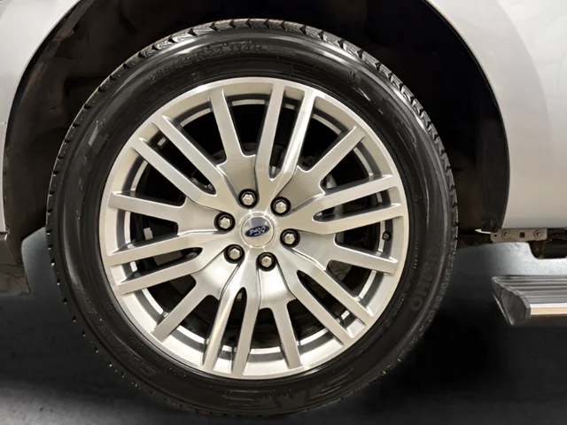 Used 2024 Silver Ford Limited image 36