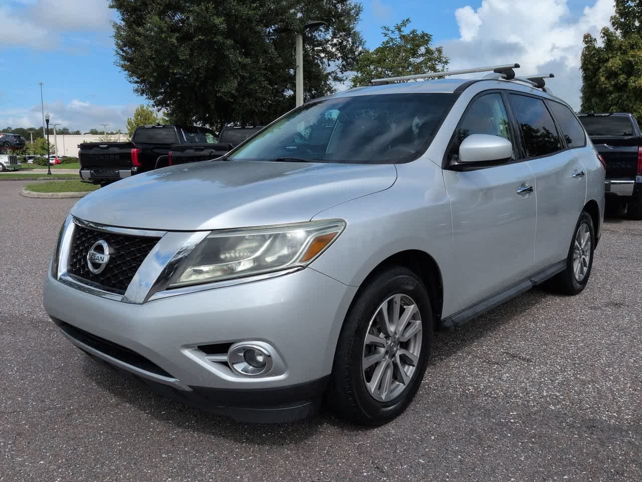 Used 2016 Nissan Pathfinder SV with VIN 5N1AR2MN6GC604023 for sale in Wesley Chapel, FL